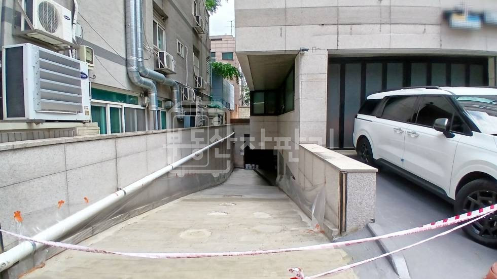 서울 서초구 방배동 무권리, 사당역 8분, 역세권, 지하1층 임대 월세 매물번호 29908 사진 4
