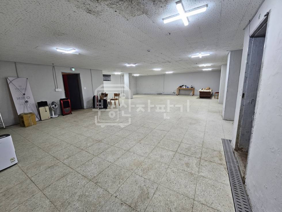 서울 강남구 논현동 무권리, 신사역 도보5분, 역세권, 지하1층 임대 월세 매물번호 29496 사진 3