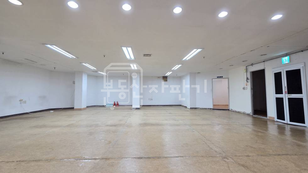 서울 강남구 논현동 무권리, 논현초 인근, 지하 1층 임대 월세 매물번호 35711 사진 2