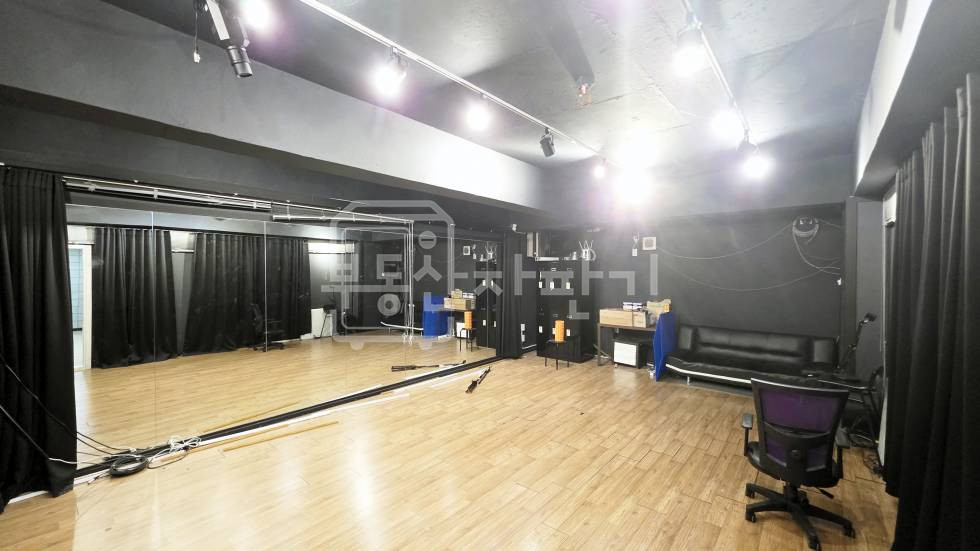 서울 강남구 논현동 무권리, 언주역 2분, 초역세권 지하1층 임대 월세 매물번호 33608 사진 1