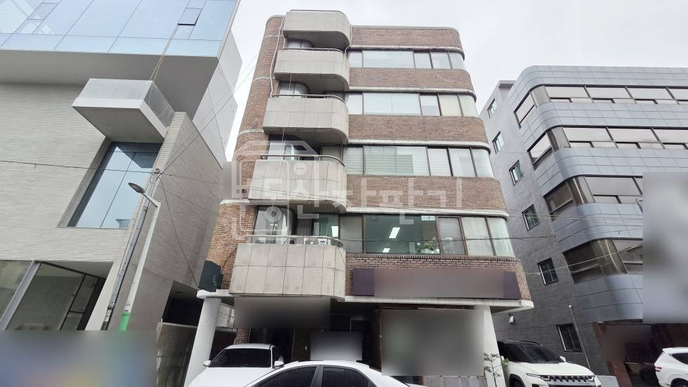서울 서초구 양재동 무권리, 양재천카페거리, 5층 임대 월세 매물번호 35688 사진 1