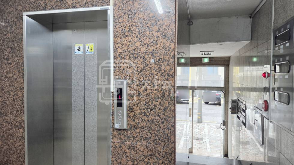서울 서초구 양재동 무권리, 양재천카페거리, 2층 임대 월세 매물번호 35686 사진 2