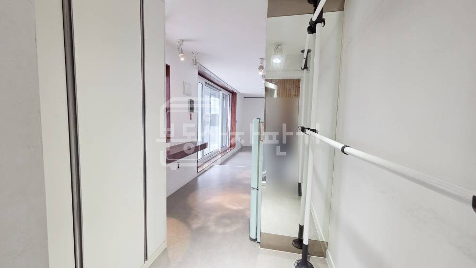 서울 서초구 양재동 무권리, 양재천카페거리 인근, 옥탑층 임대 월세 매물번호 35687 사진 1