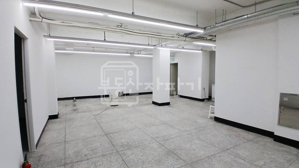 서울 서초구 양재동 무권리, 언남고등학교 인근 , 지하1층 임대 월세 매물번호 31849 사진 1