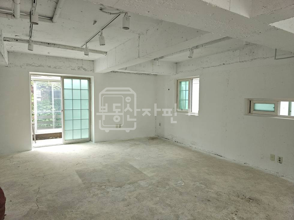 서울 강남구 신사동 무권리, 세로수길 인근 3층 임대 월세 매물번호 27880 사진 2