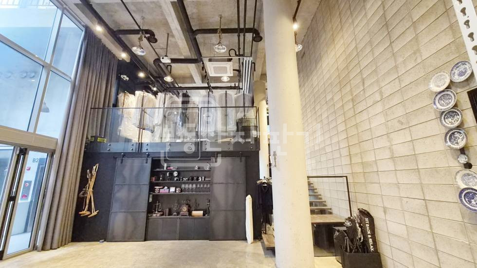 서울 강남구 논현동 무권리, 학동공원 인근, 3호선 신사역 7분, 역세권, 지하2층 임대 월세 매물번호 35770 사진 2