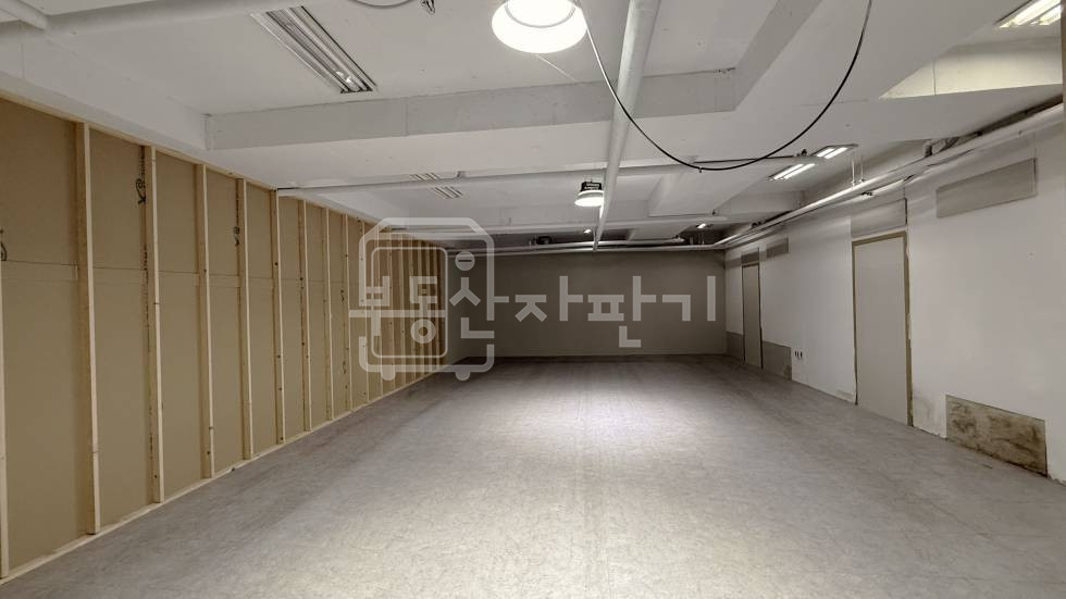 서울 서초구 방배동 무권리, 함지박사거리, 지하1층 임대 월세 매물번호 35559 사진 2