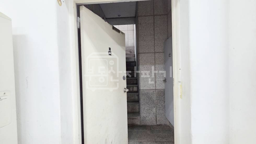 서울 강남구 신사동 무권리, 가로수길 인근, 지하 1층 임대 월세 매물번호 35653 사진 5