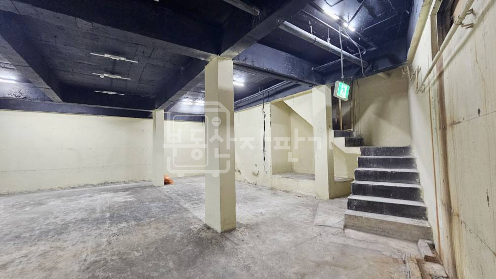 서울 강남구 논현동 9호선 언주역 도보 3분, 초역세권, 코너건물, 높은층고 지하1층임대 월세 매물번호 34947 사진 7