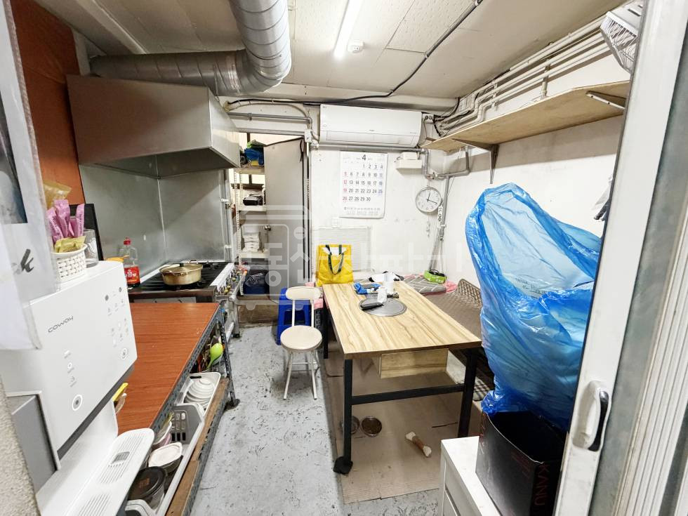 서울 강남구 논현동 논현역 도보 2분, 1층 임대 월세 매물번호 34076 사진 3