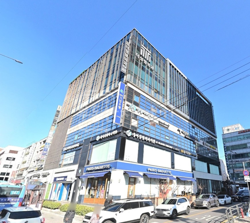서울 강남구 신사동 압구정역 도보1분 대로변 건물 의원자리 월세 매물번호 35805 사진 1