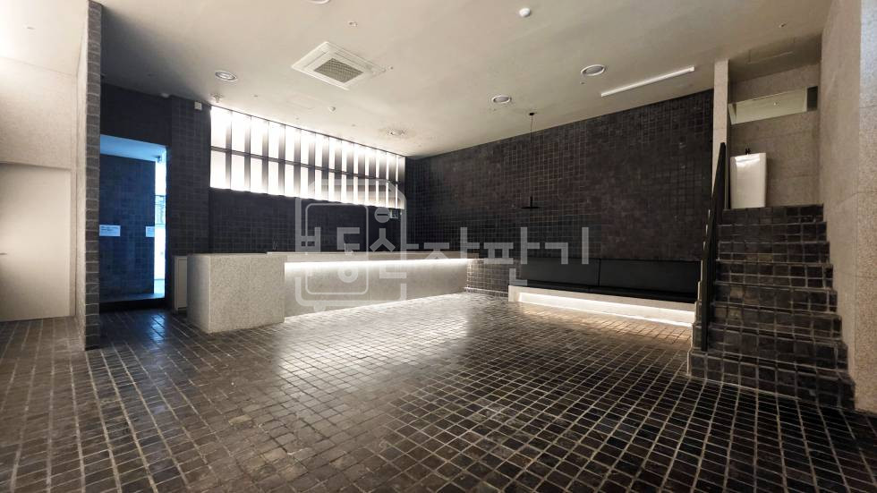 서울 강남구 청담동 무권리, 압구정로데오역 3분, 초역세권, 지하1층 임대 월세 매물번호 35808 사진 1