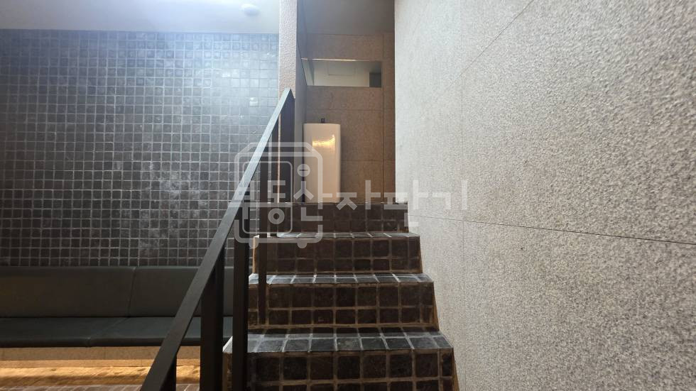 서울 강남구 청담동 무권리, 압구정로데오역 3분, 초역세권, 지하1층 임대 월세 매물번호 35808 사진 5