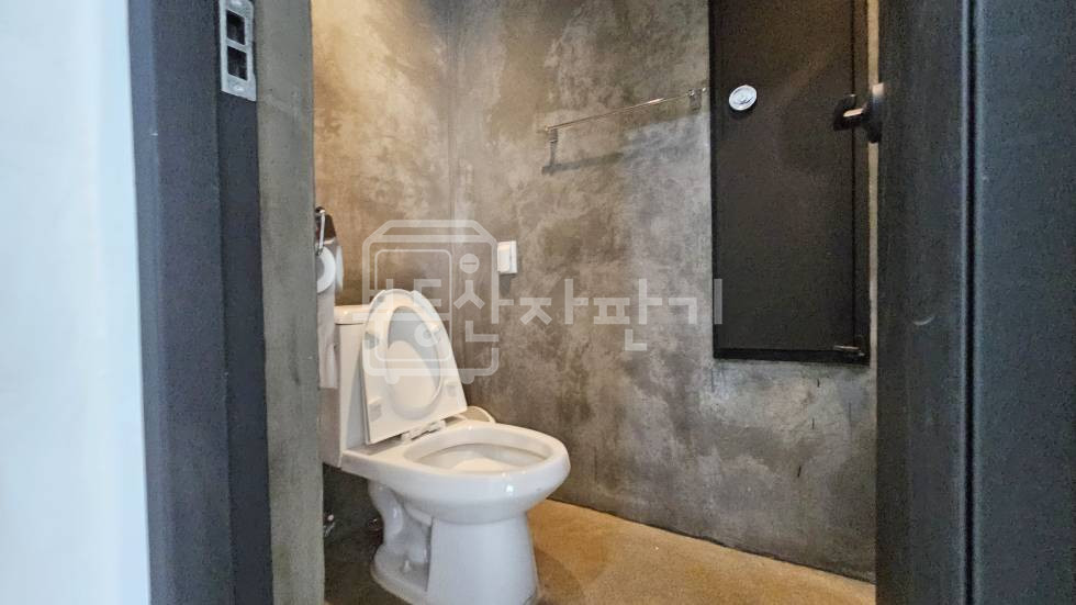 서울 강남구 청담동 무권리, 학동사거리 인근, 이면도로, 1층 임대 월세 매물번호 30550 사진 3