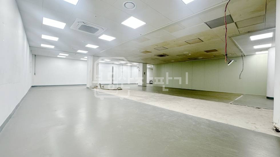 서울 강남구 신사동 무권리, 신사역 7분, 역세권, 지하2층 임대 월세 매물번호 26322 사진 3