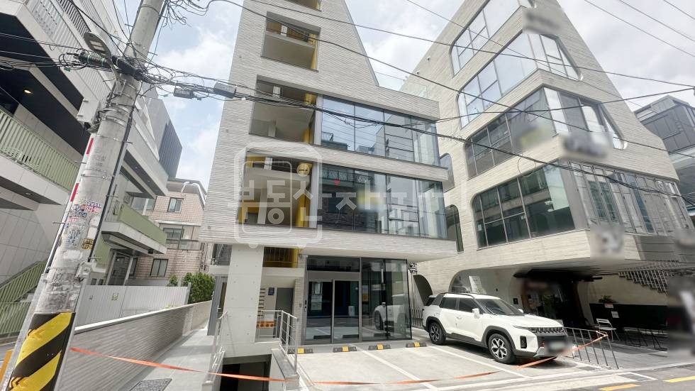 서울 강남구 역삼동 무권리,신논현역 2분,초역세권, 지하 1층 임대 월세 매물번호 35492 사진 1