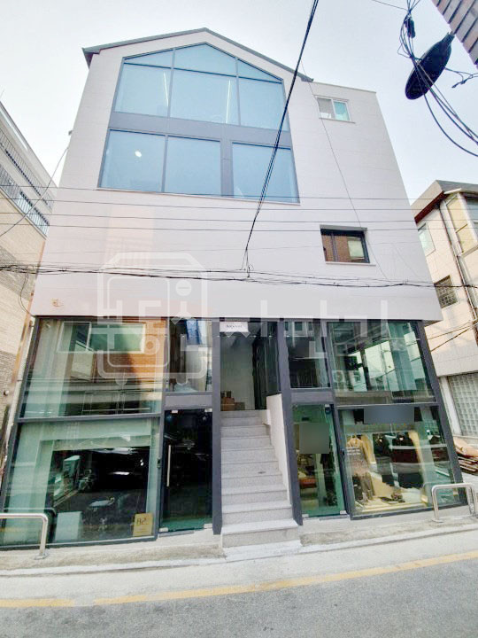 서울 강남구 신사동 무권리,신사동 가로수길 인근, 1층 임대 월세 매물번호 35019 사진 1