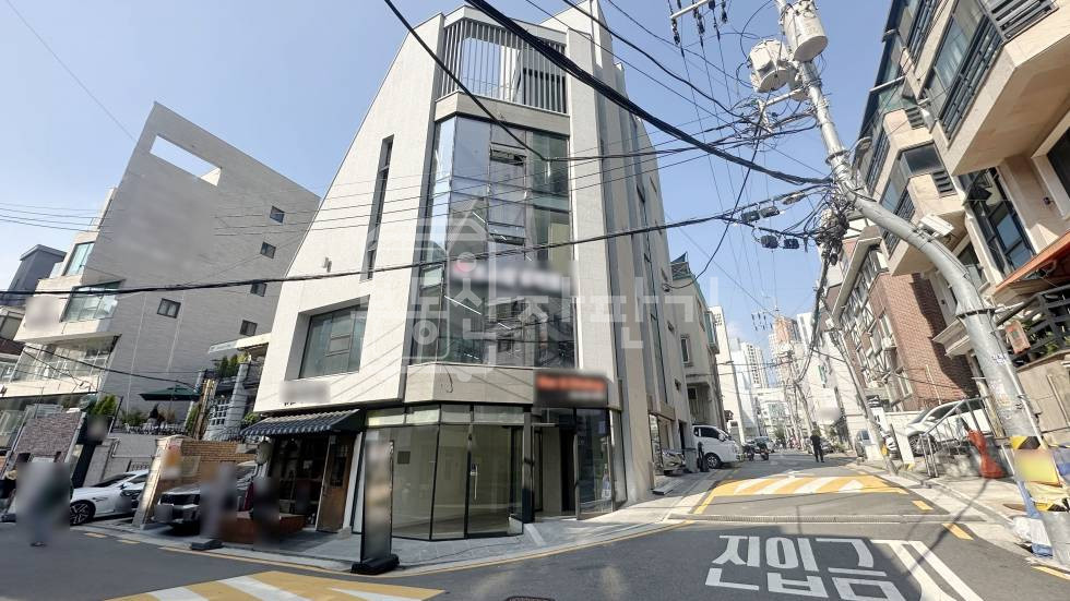 서울 강남구 논현동 무권리, 언주역 2분, 초역세권, 코너건물 1층 임대 월세 매물번호 33726 사진 1