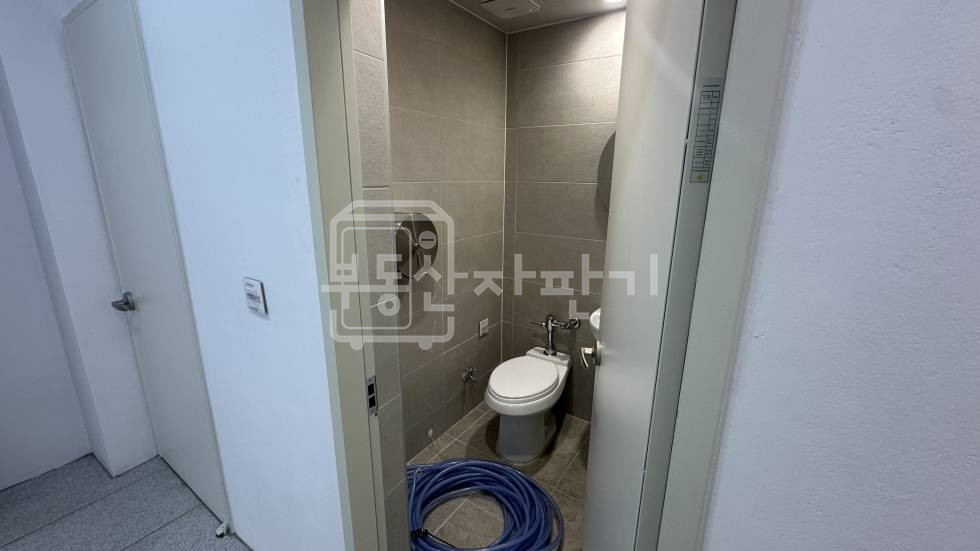 서울 강남구 논현동 무권리,신사역 1분,초역세권,지하 2층 임대 월세 매물번호 34959 사진 4