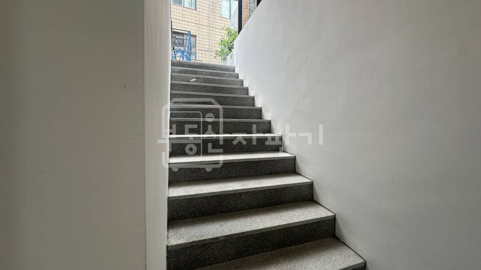 서울 강남구 논현동 무권리,신사역 1분,초역세권, 지하 1층 임대 월세 매물번호 34958 사진 3