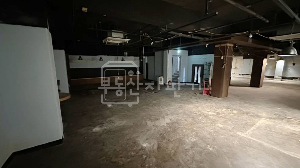 서울 강남구 논현동 무권리,논현역 5분,역세권,지하 1층 임대 월세 매물번호 34965 사진 2