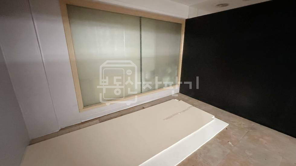 서울 강남구 역삼동 무권리,역삼역 7분,역세권 지하 1층 임대 월세 매물번호 30546 사진 4