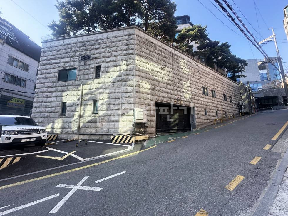 서울 강남구 논현동 무권리, 논현역 3분, 1층 임대 월세 매물번호 31692 사진 1
