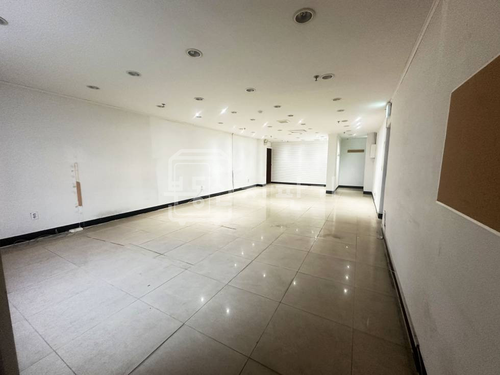 서울 강남구 논현동 무권리, 논현역 3분, 1층 임대 월세 매물번호 31692 사진 7