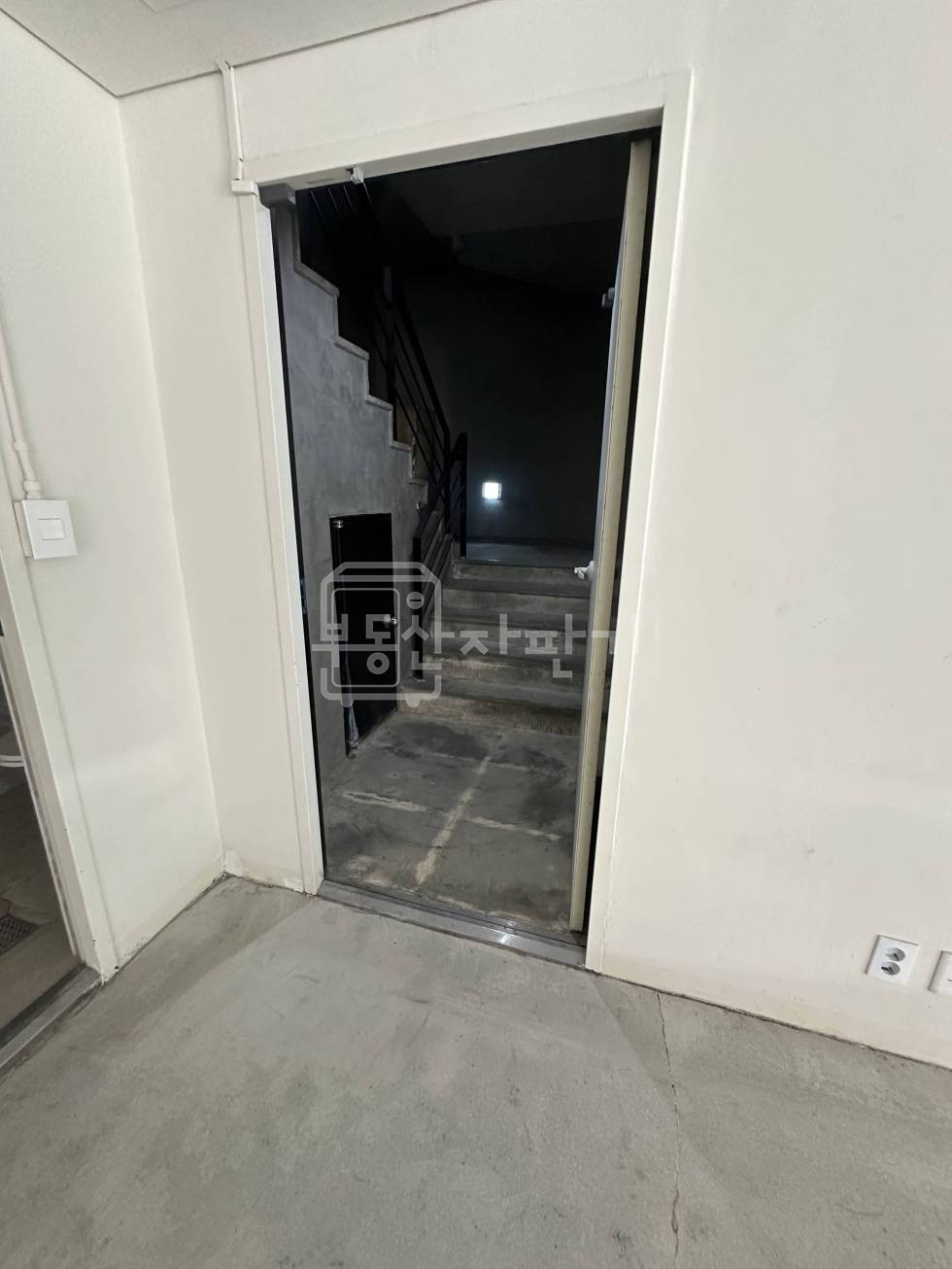 서울 서초구 잠원동 무권리, 논현역 6분, 1층 임대 월세 매물번호 34017 사진 2
