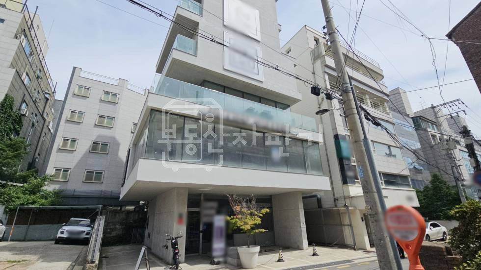 서울 서초구 서초동 무권리, 교대역 도보 7분, 역세권, 이면도로, 5층 임대 월세 매물번호 35426 사진 1