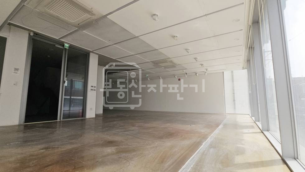 서울 서초구 서초동 무권리, 교대역 도보 7분, 역세권, 이면도로, 2층 임대 월세 매물번호 35419 사진 3