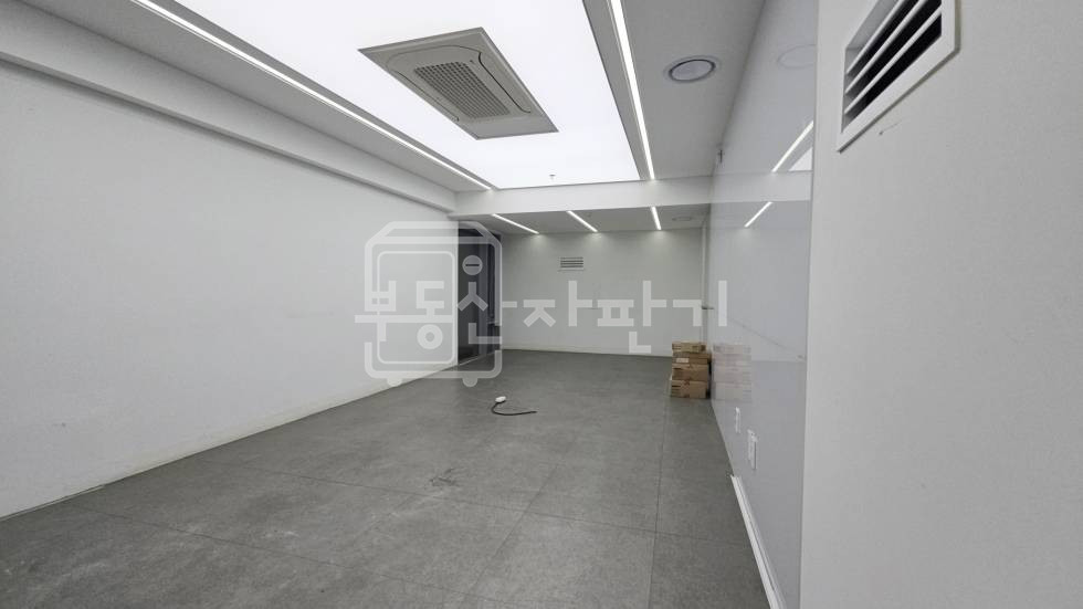 서울 서초구 서초동 무권리, 교대역 도보 7분, 역세권, 이면도로, 지하1층 임대 월세 매물번호 35412 사진 7