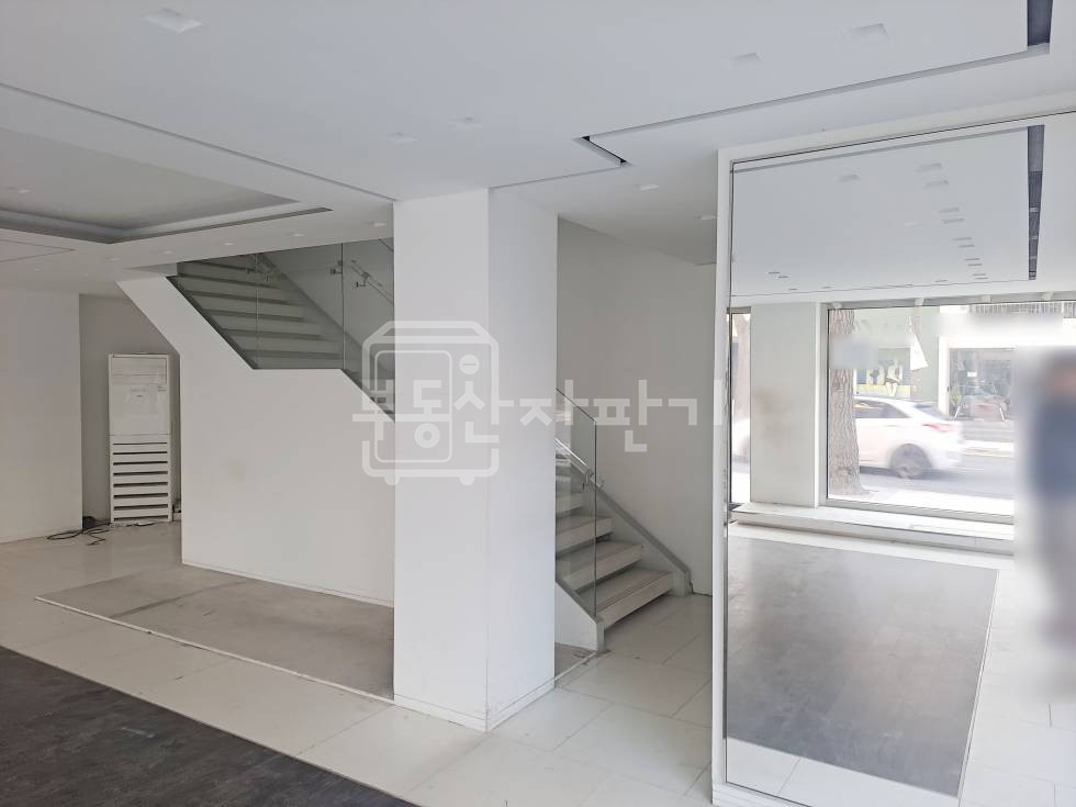 서울 강남구 신사동 무권리, 신사역 도보 9분, 가로수길, 대로변, 1층~2층 월세 매물번호 35490 사진 10
