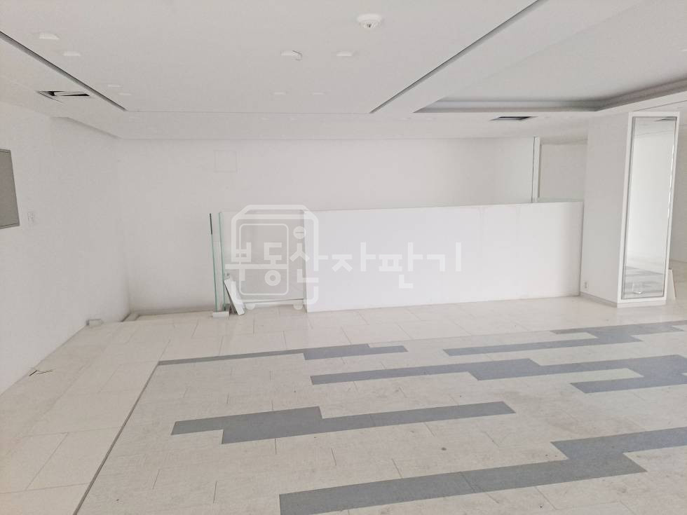 서울 강남구 신사동 무권리, 신사역 도보 9분, 가로수길, 대로변, 1층~2층 월세 매물번호 35490 사진 18