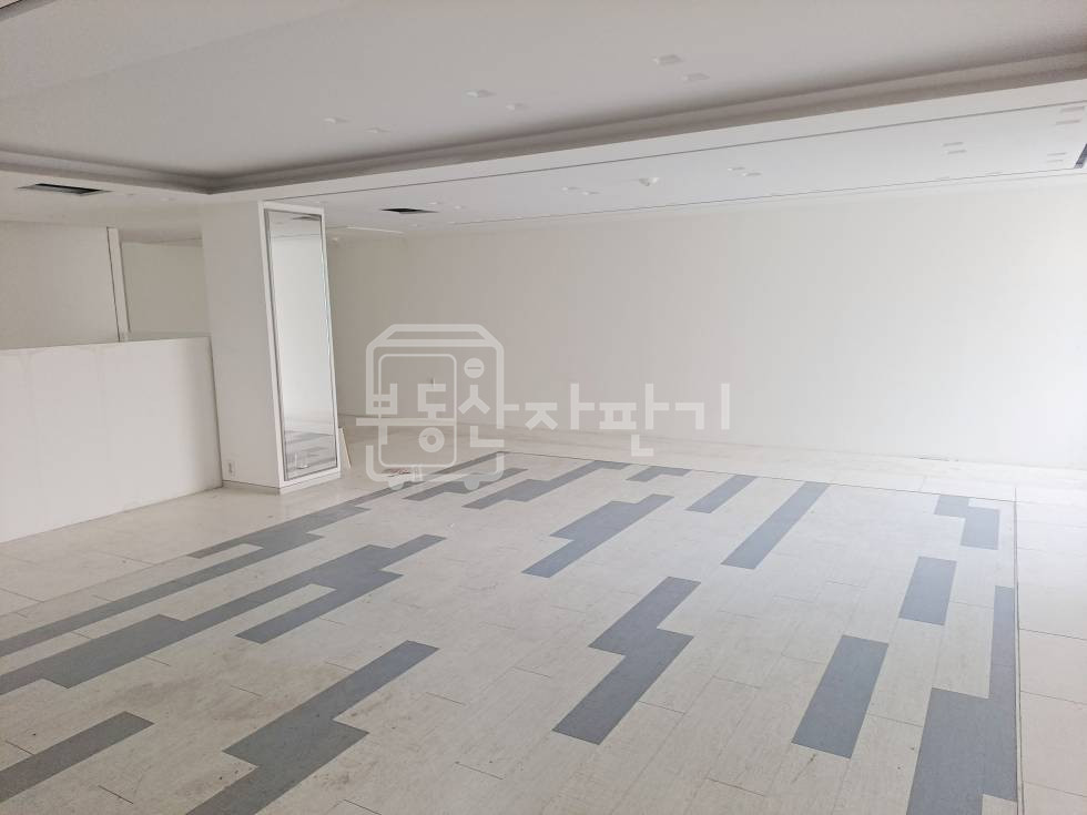 서울 강남구 신사동 무권리, 신사역 도보 9분, 가로수길, 대로변, 1층~2층 월세 매물번호 35490 사진 19
