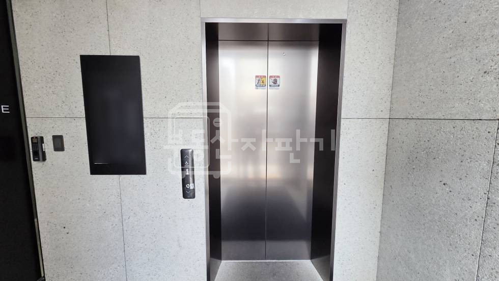서울 강남구 청담동 압구정로데오역 도보 3분, 초역세권, 2층 임대 월세 매물번호 35566 사진 3