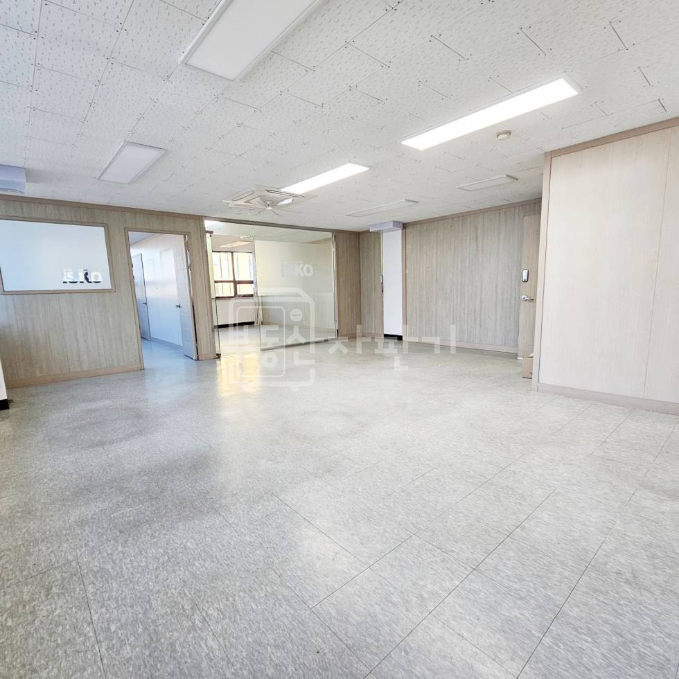 서울 강남구 논현동 무권리, 신사역 8분, 역세권, 5층 임대 월세 매물번호 29570 사진 2
