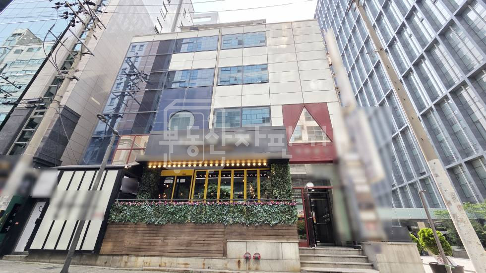 서울 강남구 대치동 무권리, 삼성역 도보 6분, 역세권, 4층 임대 월세 매물번호 35300 사진 1