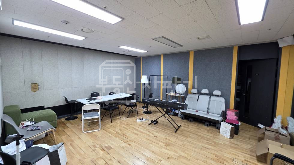 서울 강남구 논현동 무권리, 더블역세권, 안무연습실, 대로변 , 코너건물, 지하1층, 임대 월세 매물번호 33054 사진 10