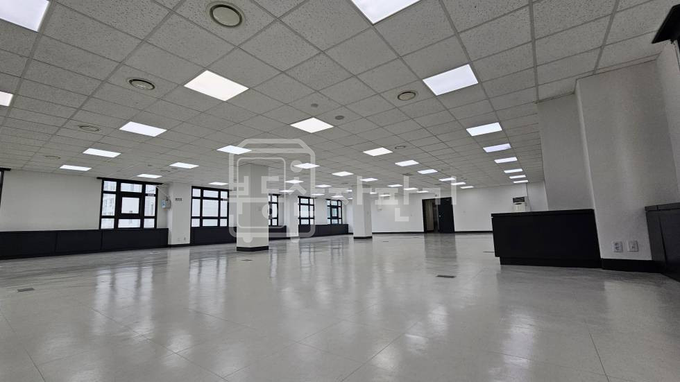 서울 강남구 역삼동 역삼역 도보 5분, 초역세권, 대로변, 10층임대 월세 매물번호 35280 사진 2