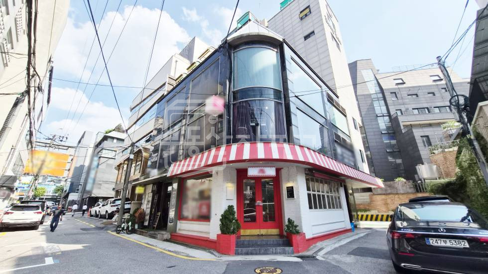 서울 강남구 신사동 압구정역 7분, 역세권, 1층 임대 월세 매물번호 35924 사진 1
