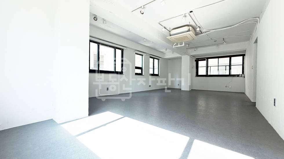 서울 강남구 논현동 무권리, 선정릉역 7분, 역세권 2층 임대 월세 매물번호 35988 사진 3