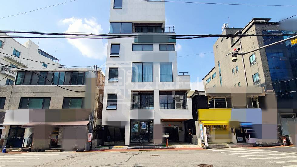 서울 강남구 논현동 무권리, 강남구청역 도보4분거리, 지하1층 상가 월세 매물번호 35982 사진 1