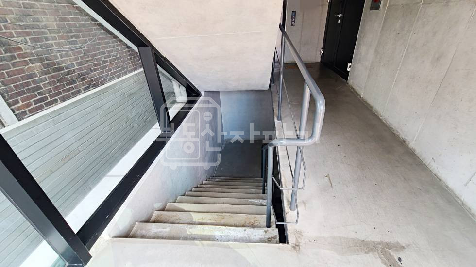 서울 강남구 논현동 무권리, 강남구청역 도보4분거리, 지하1층 상가 월세 매물번호 35982 사진 7