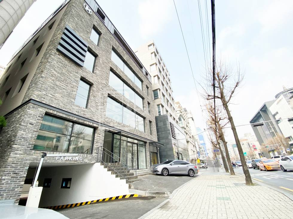 서울 강남구 역삼동 도곡1동주민센터사거리 대로변, 사무실 임대 월세 매물번호 36101 사진 1