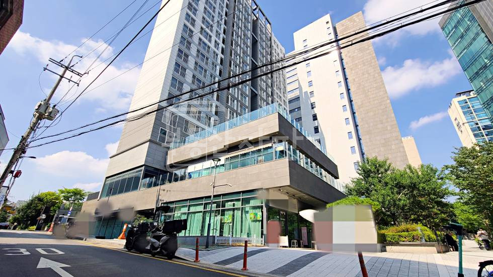 서울 강남구 논현동 언주역 6분거리, 오피스상권 이면도로 상가 월세 매물번호 36005 사진 1