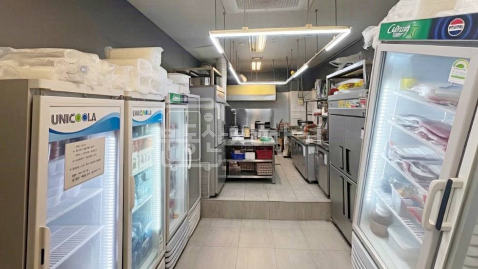 서울 강남구 논현동 언주역 6분거리, 오피스상권 이면도로 상가 월세 매물번호 36005 사진 2