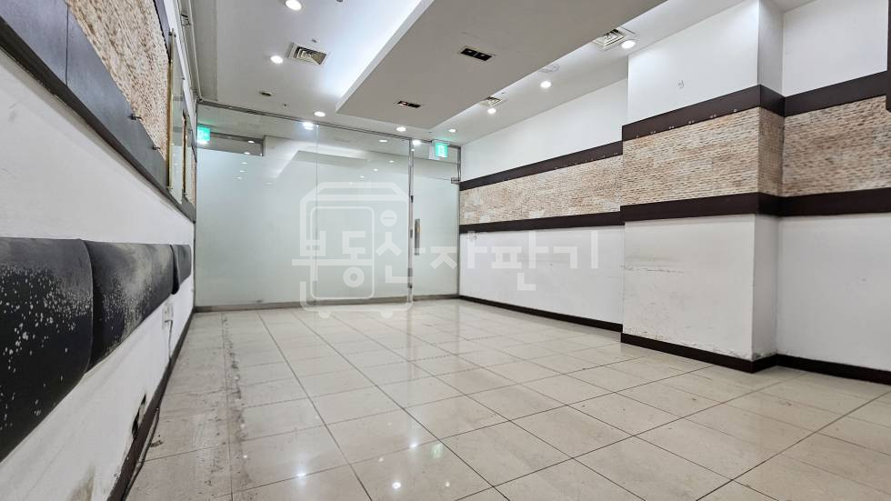 서울 강남구 역삼동 무권리, 2호선/신분당선 강남역 도보 8분, 역세권, 대로변, 지하1층 임대 월세 매물번호 35014 사진 3