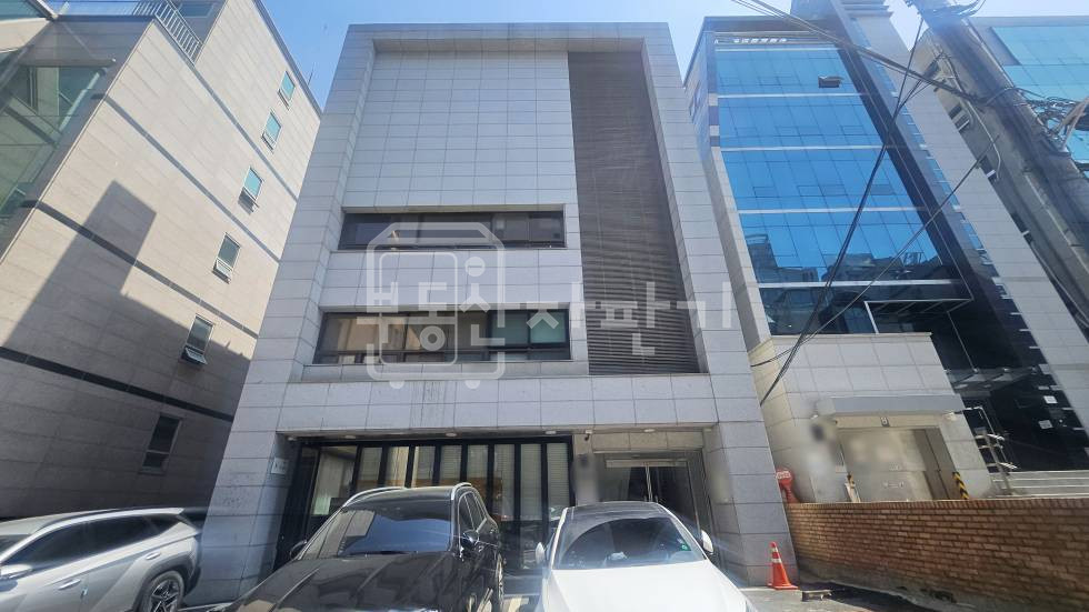 서울 강남구 역삼동 무권리, 역삼역 도보 7분, 역세권, 지하1층 임대 월세 매물번호 31052 사진 1