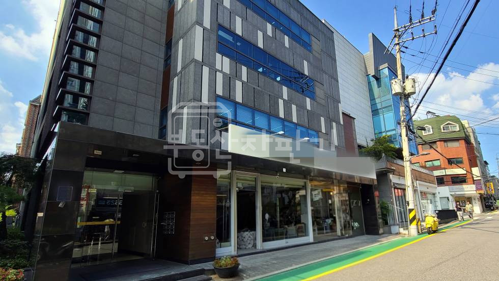 서울 강남구 역삼동 무권리, 뱅뱅사거리근방, 오피스상권, 1층 상가 월세 매물번호 35869 사진 1